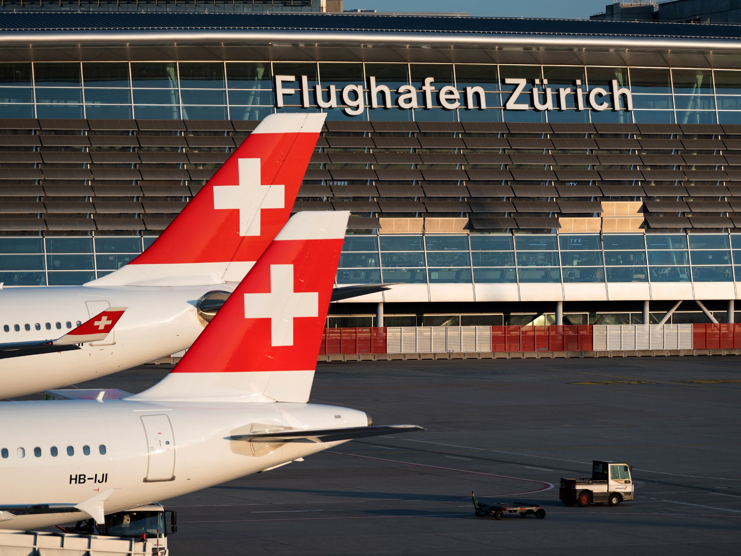 Adresse Flughafen Zürich Für Navi www.flughafen-zuerich.ch