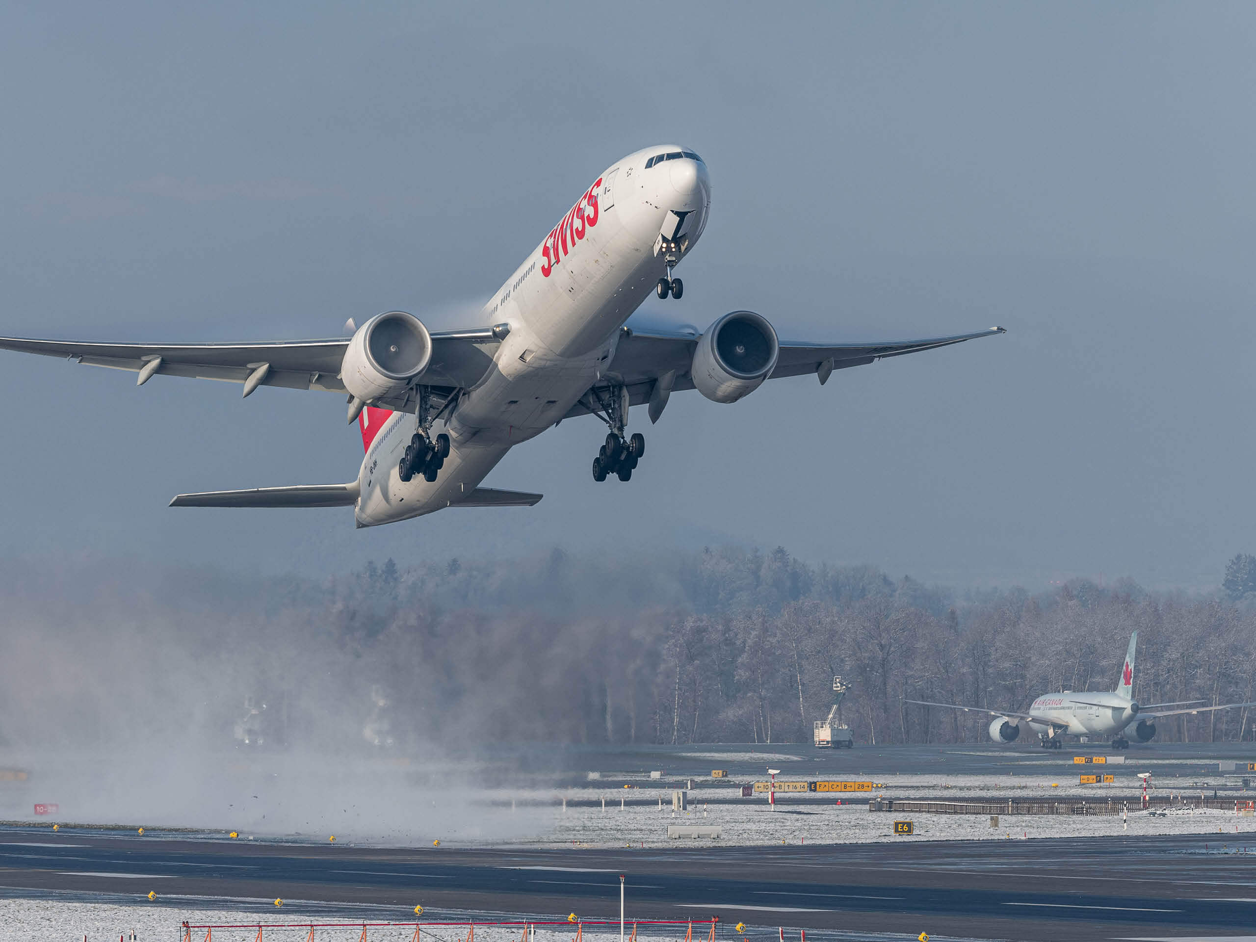 Swiss Flugzeug Winter