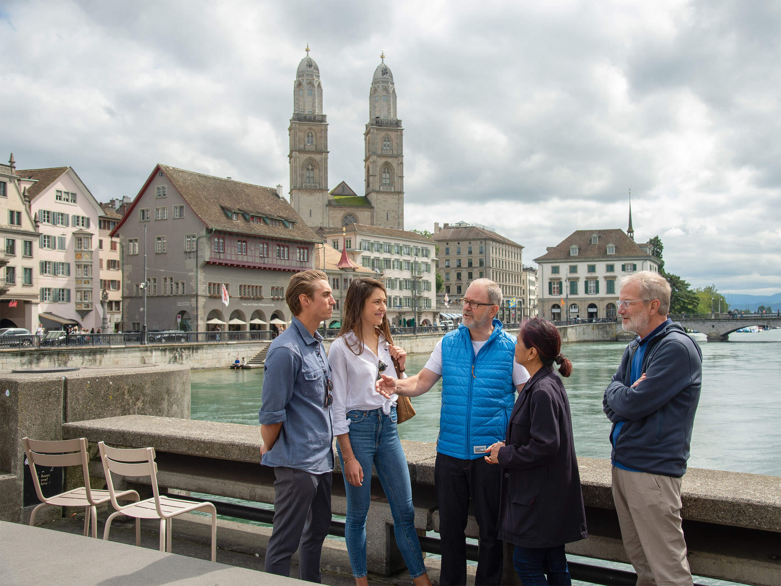 Tourists at Limmat river