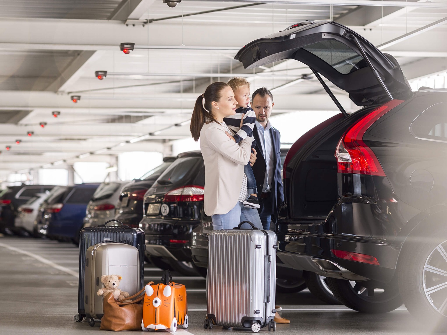 Valet Parking Flughafen Zürich Europcar www.flughafen-zuerich.ch