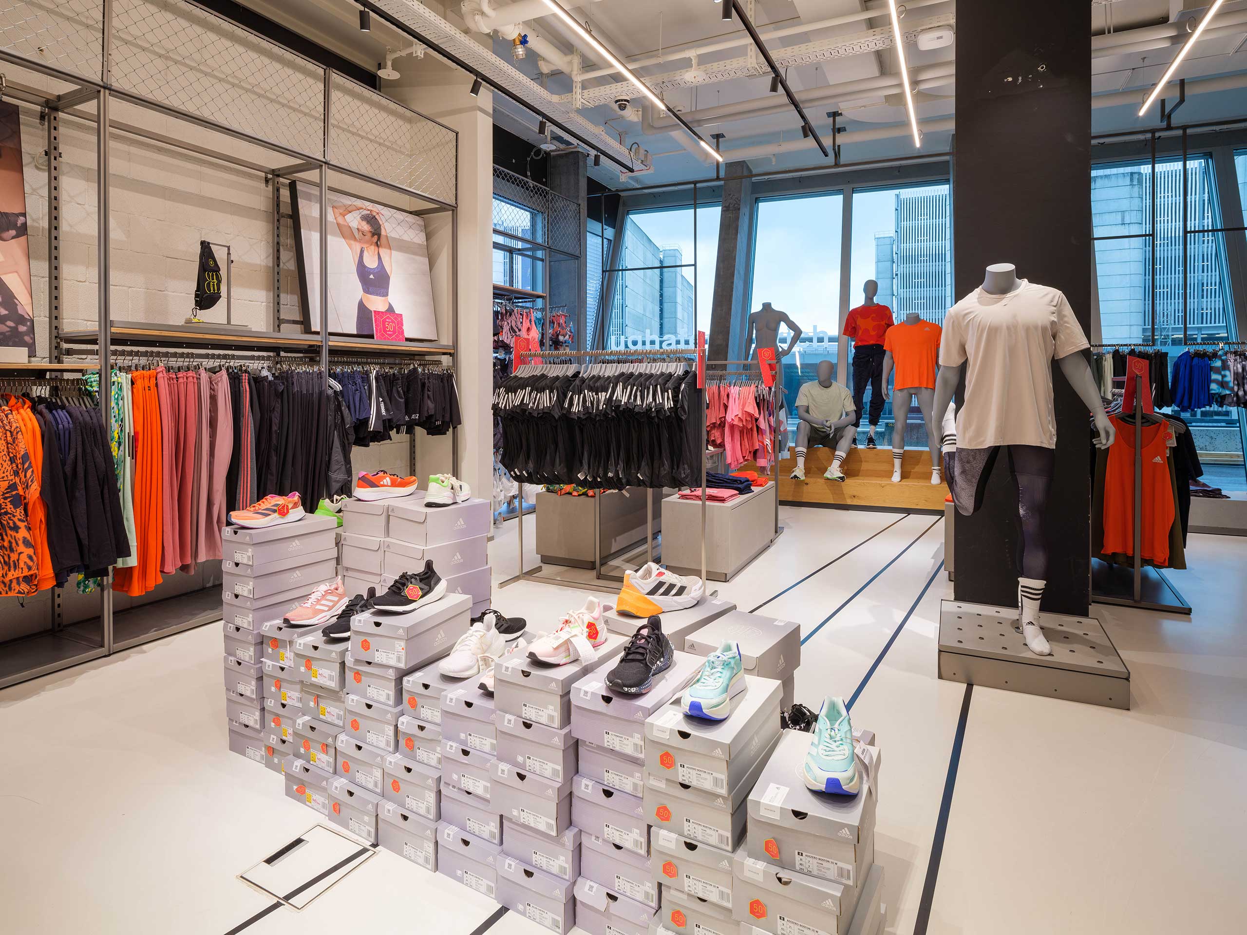 Nike airport outlet discount
