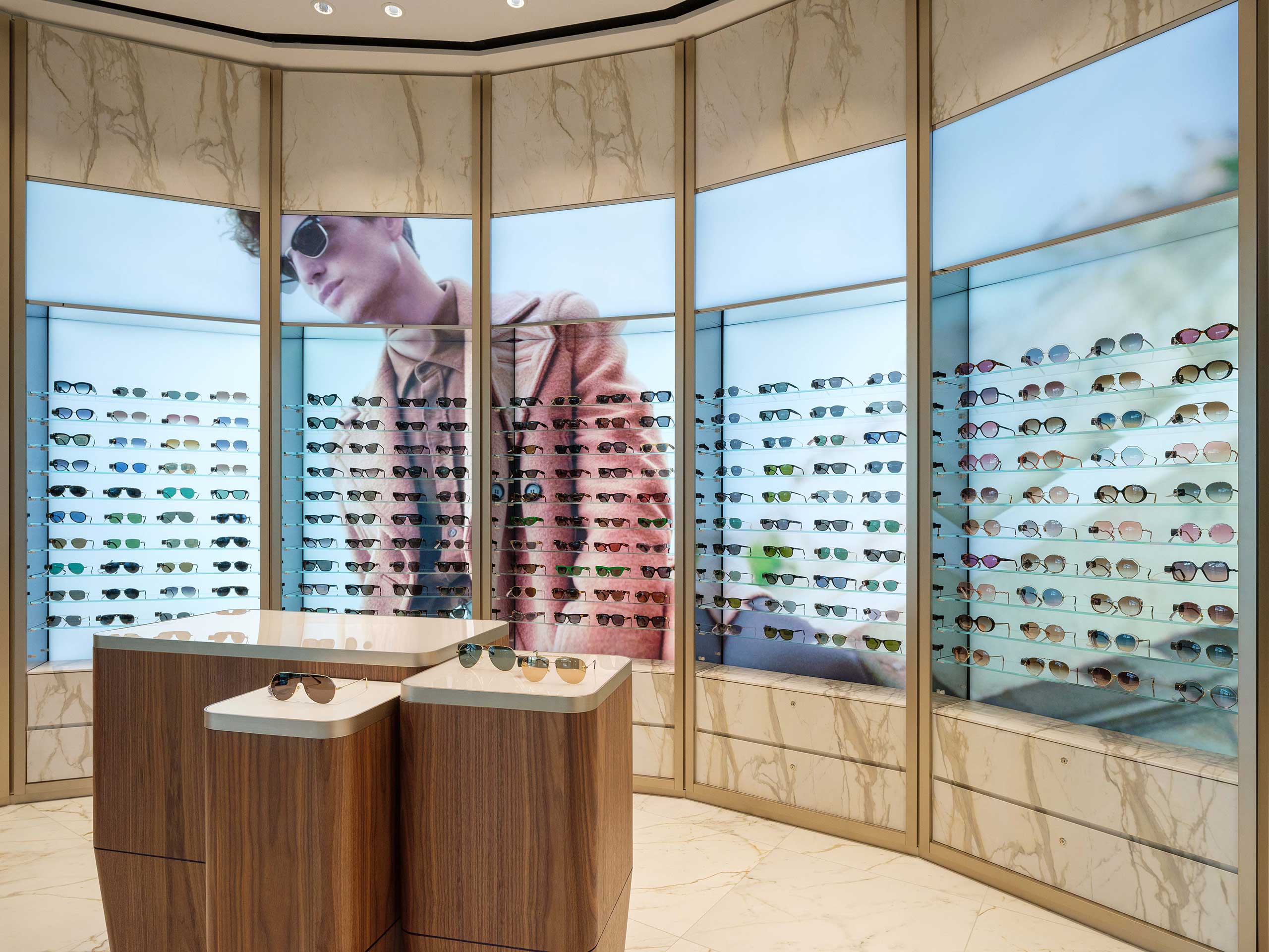 KERING EYEWEAR Flughafen Zuerich